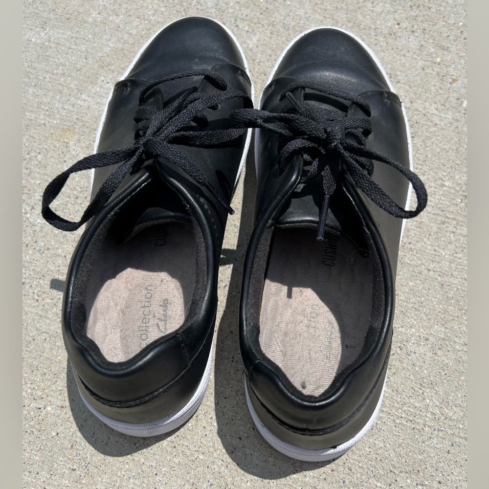 Clarks blk & white leather athletic shoes